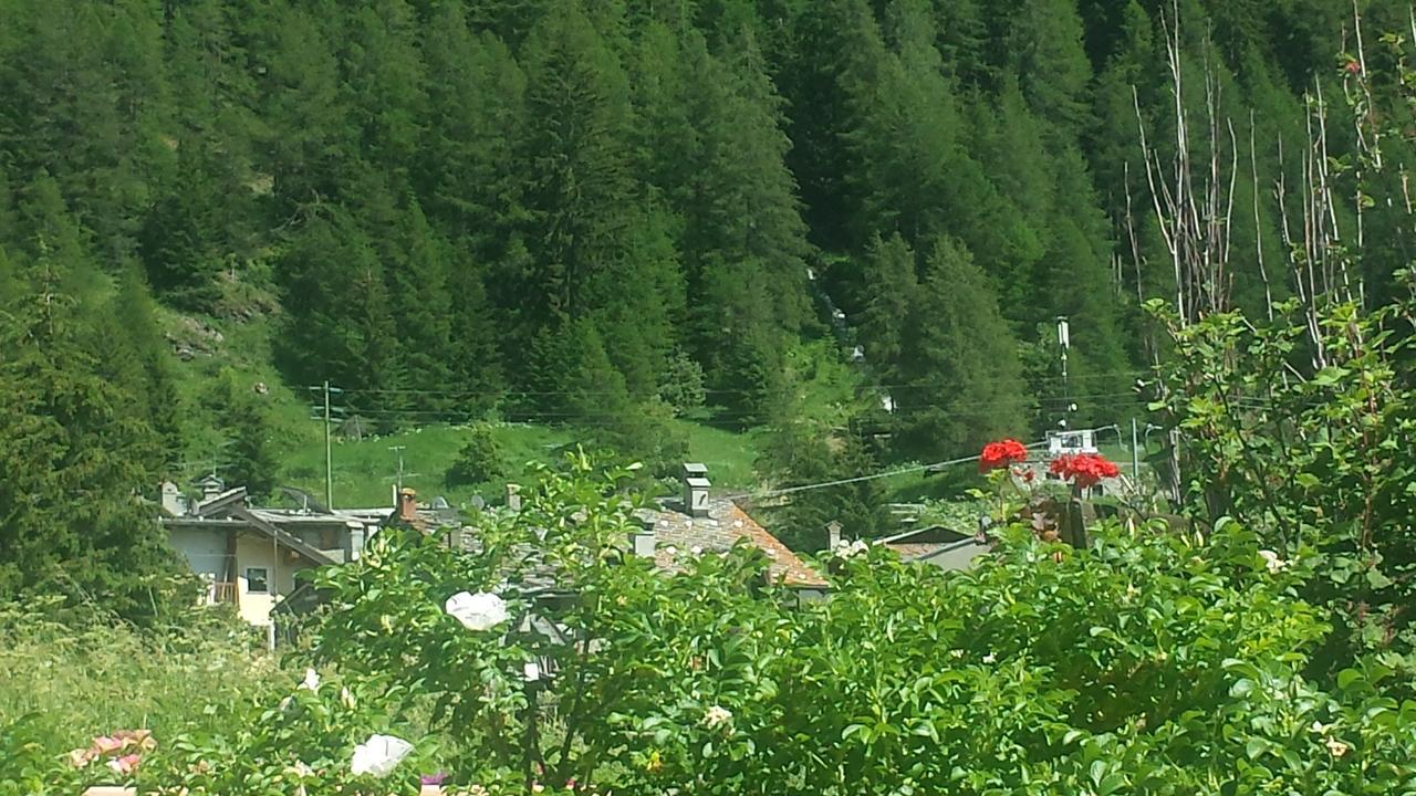 Ferienwohnung Casa Walter La Thuile Exterior foto